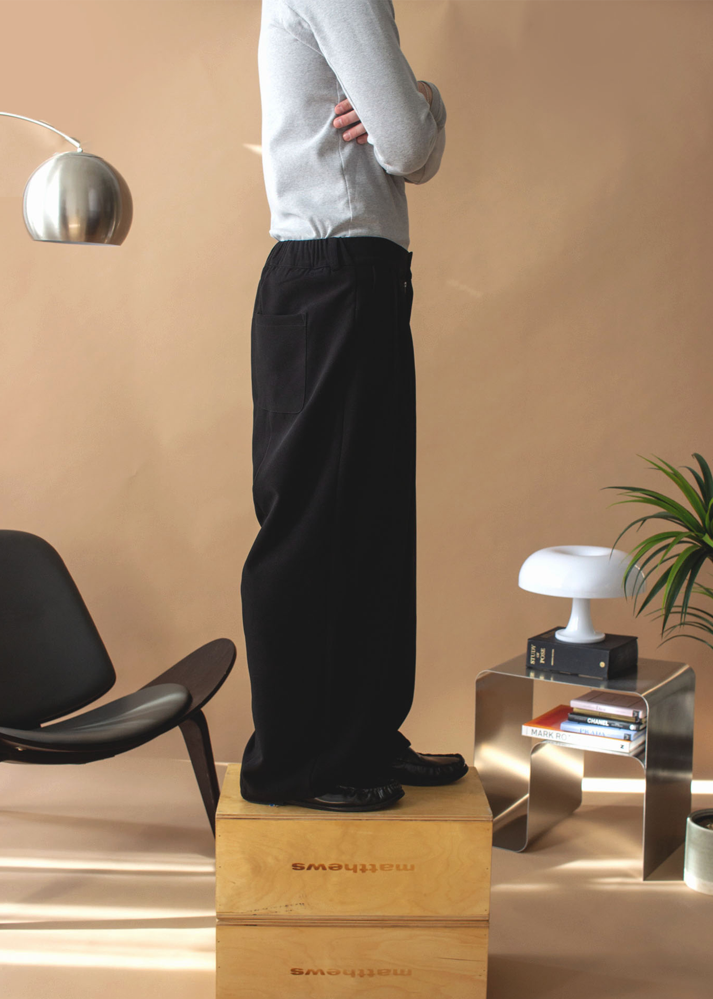 PLEATED PANTS - BLACK